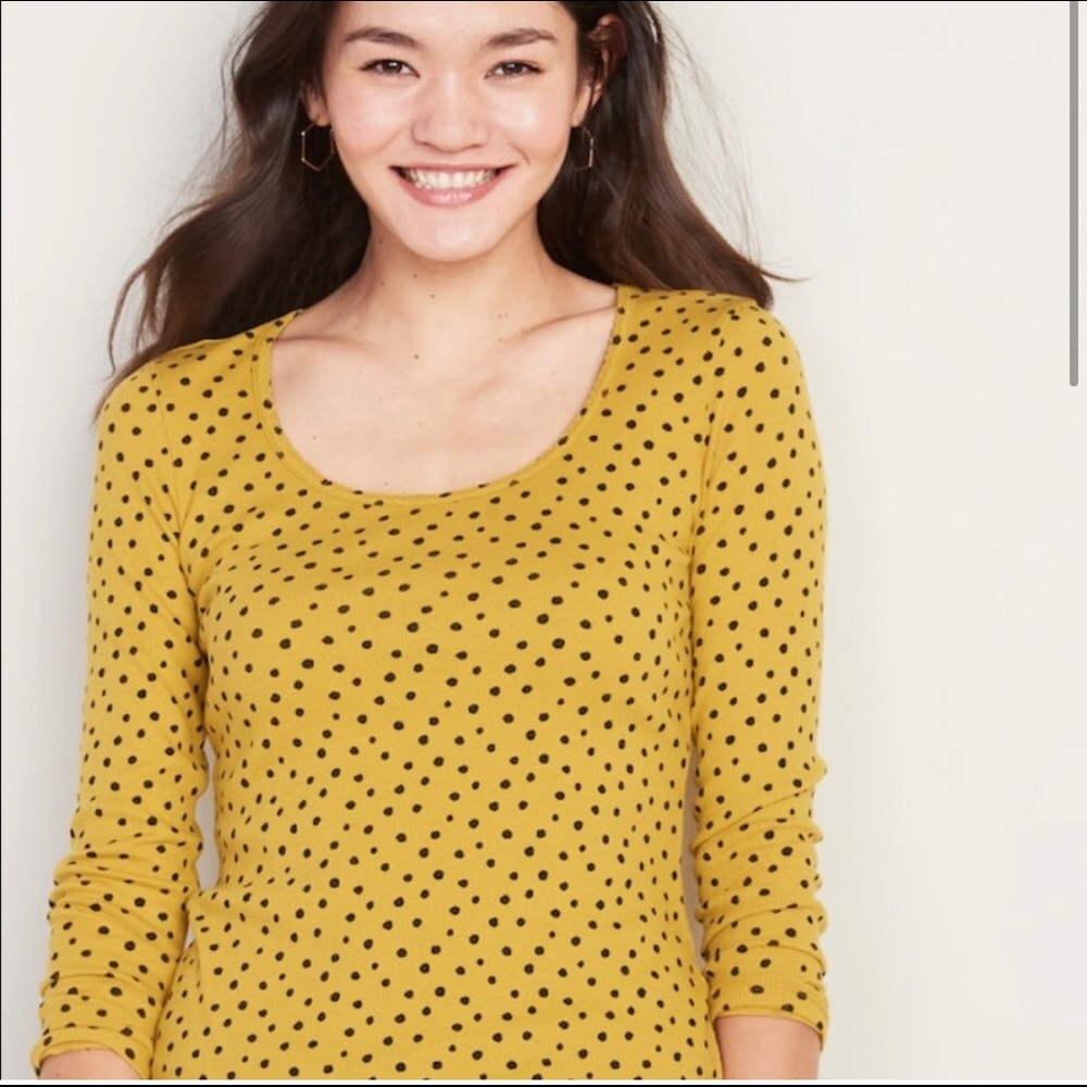 Old Navy yellow polka dot slim fit T-shirt